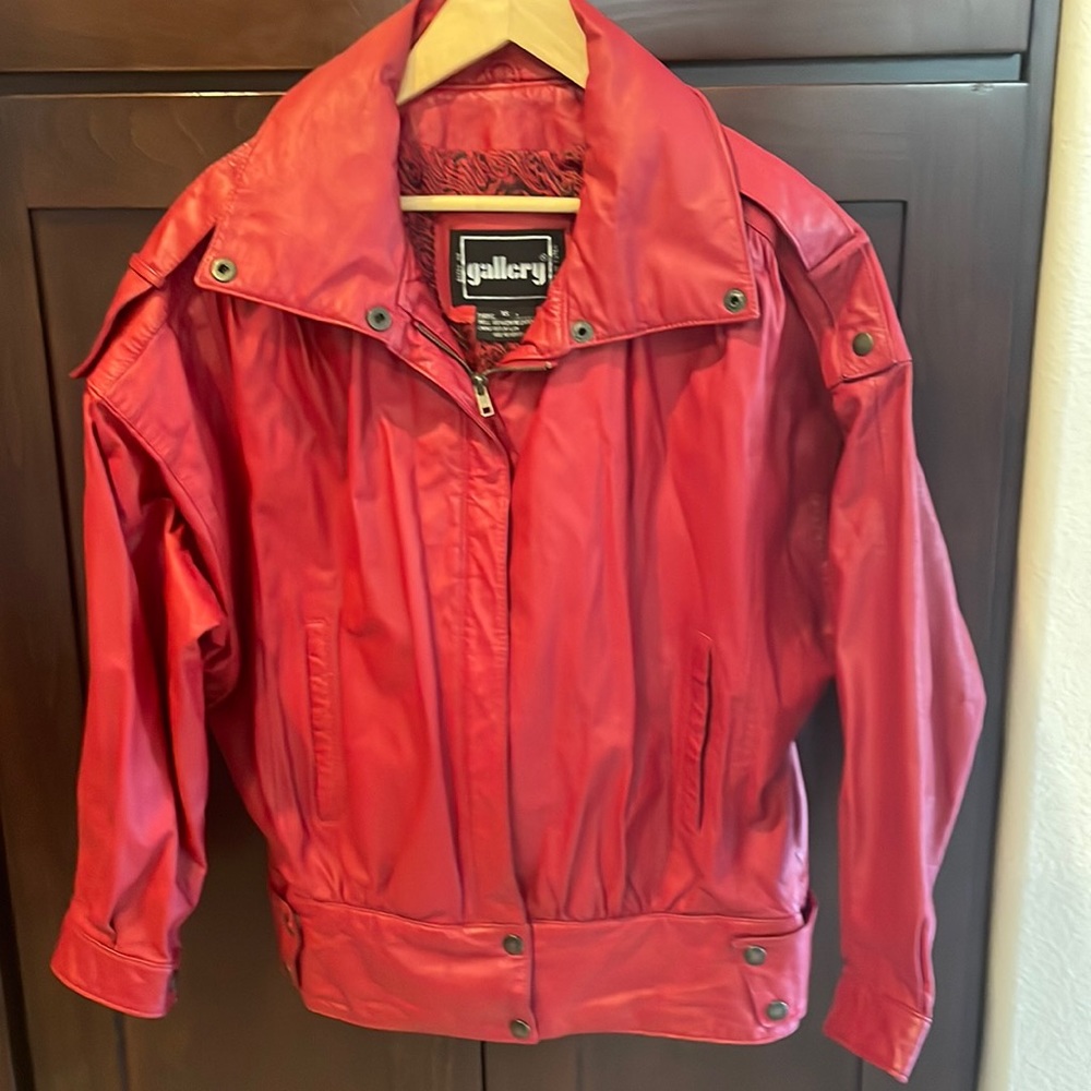 Vintage Gallery Puff Sleeve Leather jacket